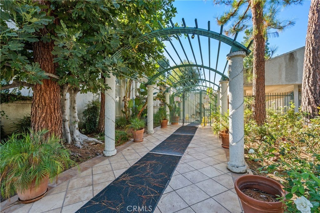 20134 Leadwell Street 218, Winnetka