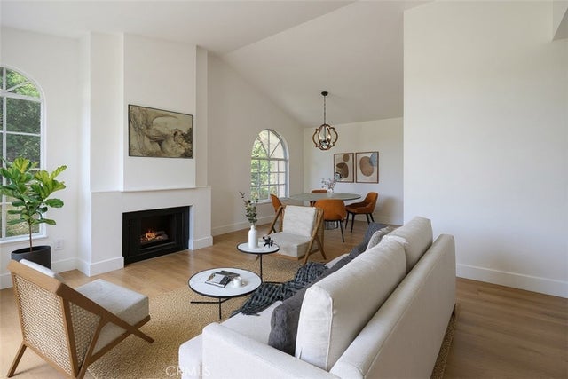 89 Alberti Aisle, Irvine