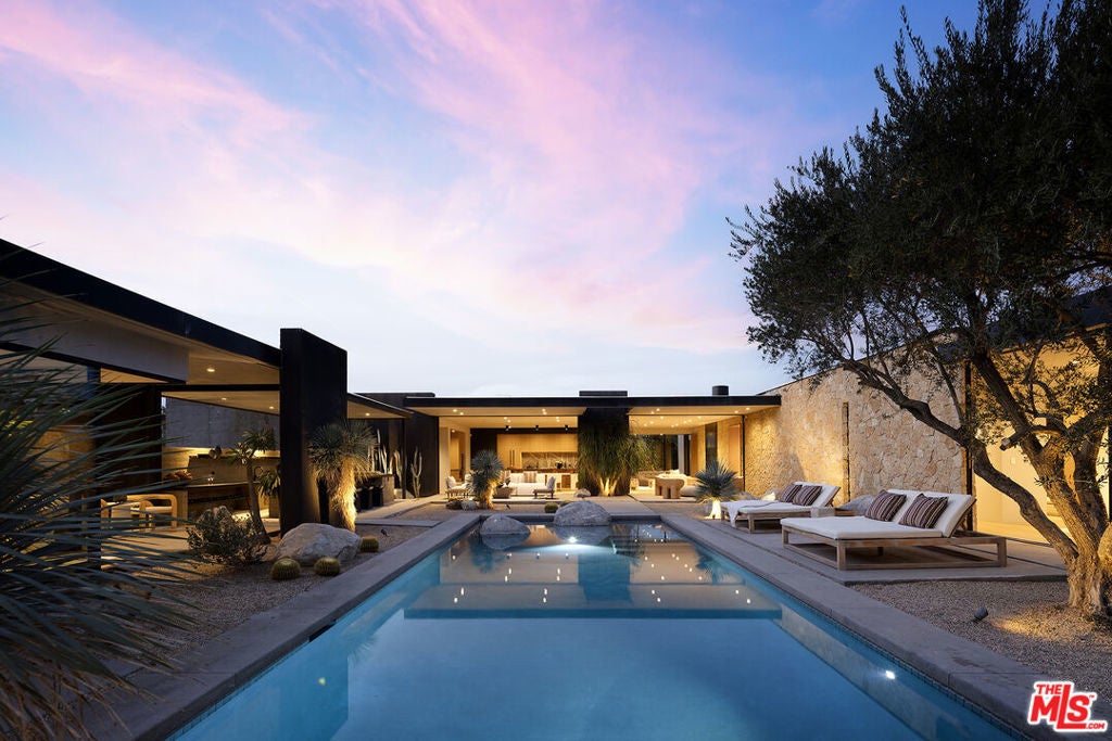 2 Echo Lane, Rancho Mirage