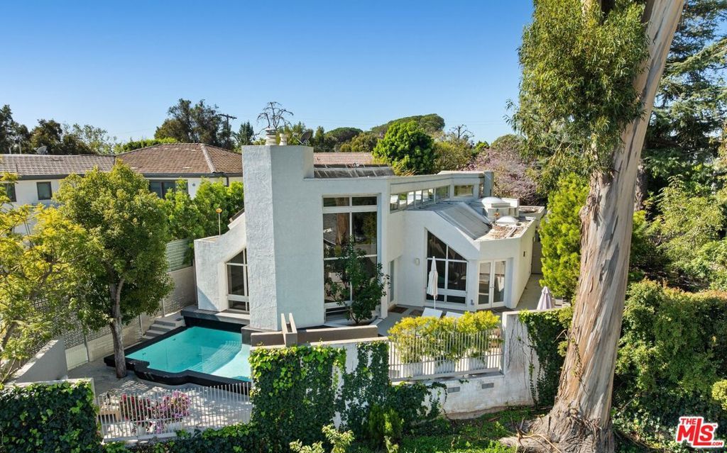 Photo of Listing #26645917