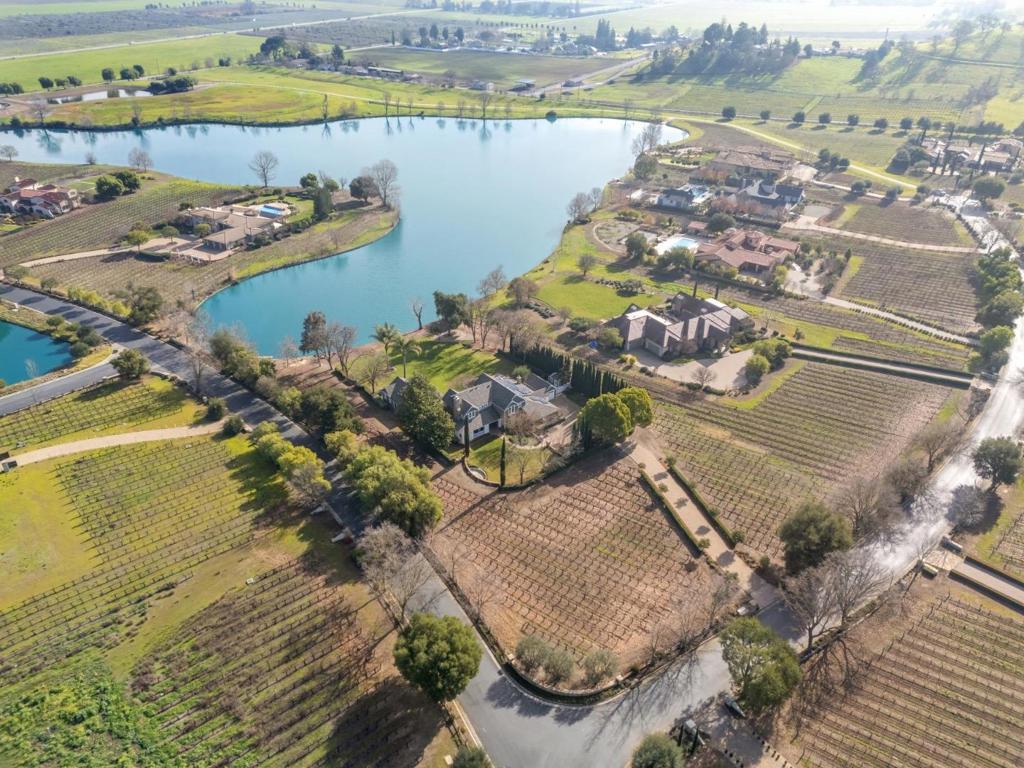 Photo of Listing #ML82029605