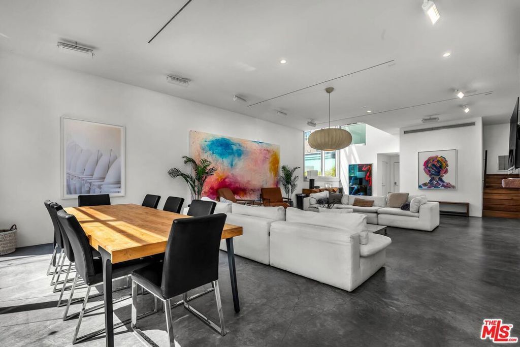 17 N Venice Boulevard, Venice
