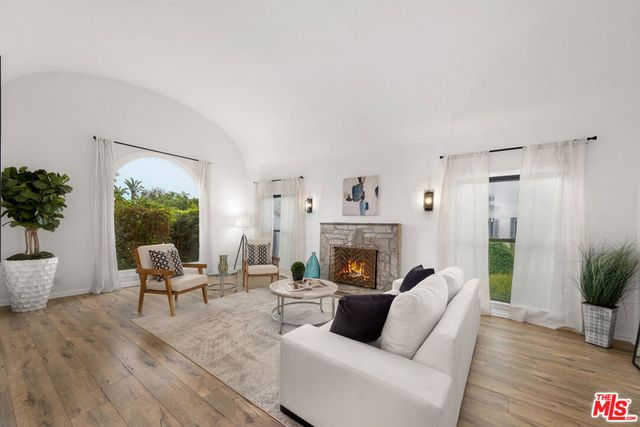 205 S Hamel Drive, Beverly Hills