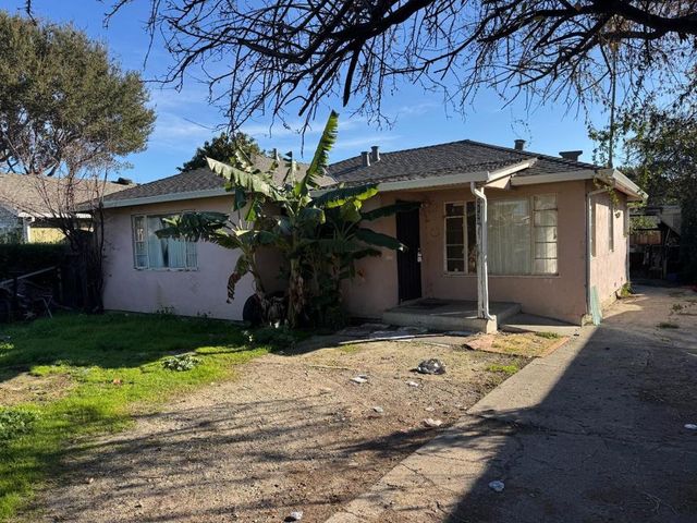 2138 Dumbarton Avenue, East Palo Alto