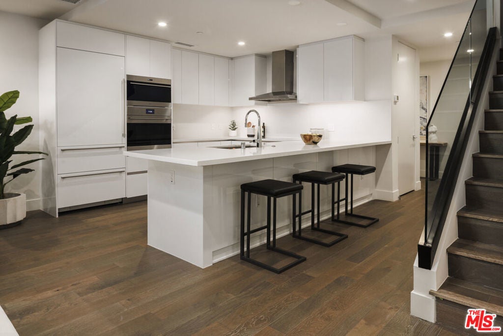 Photo of Listing #25630993