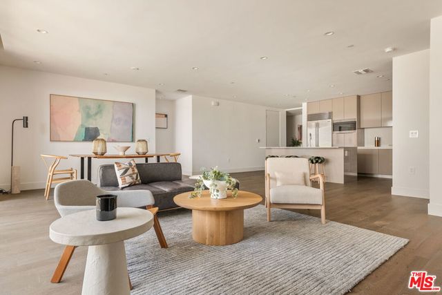 728 N Sweetzer Avenue # 308, Los Angeles