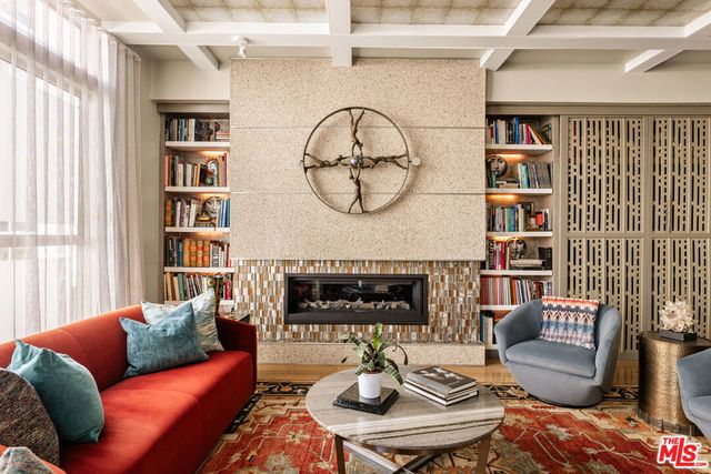 6732 W Hepburn Way, Los Angeles