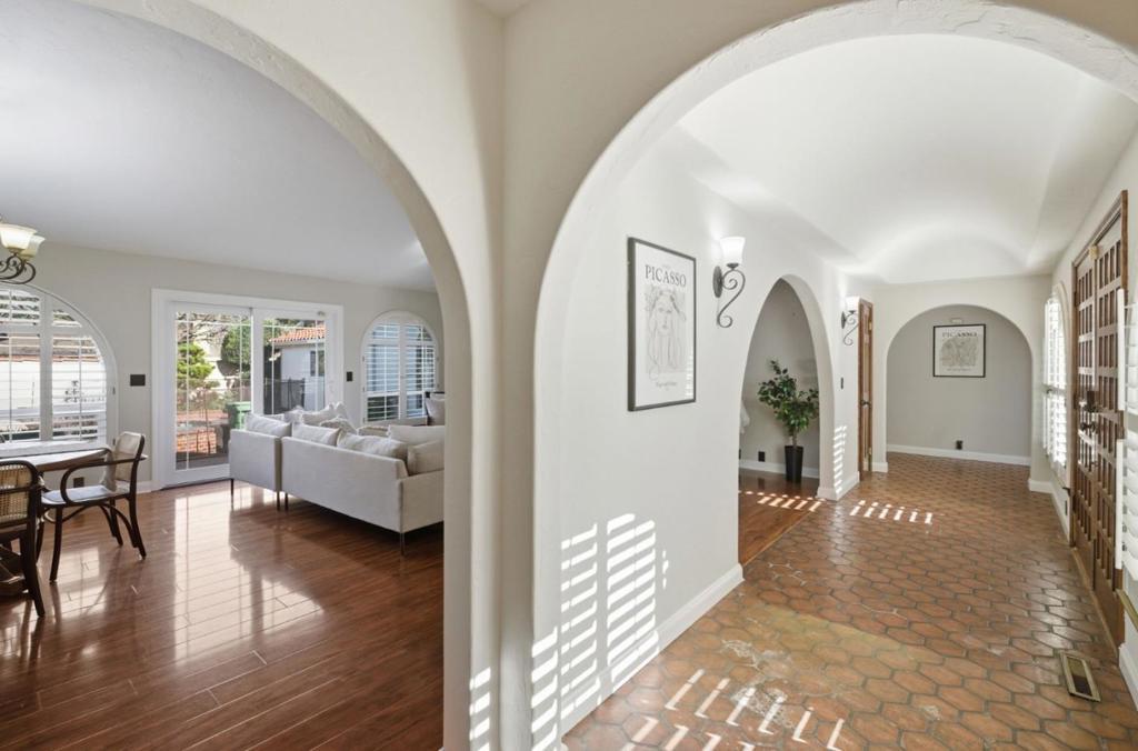 Photo of Listing #ML82033211