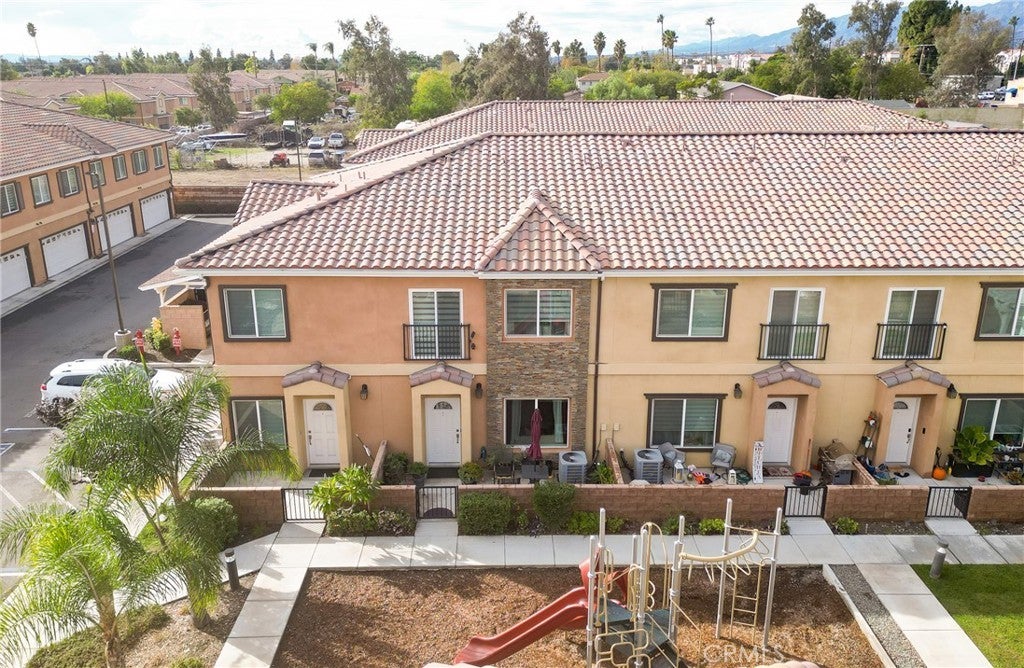 16425 Arrow, Fontana