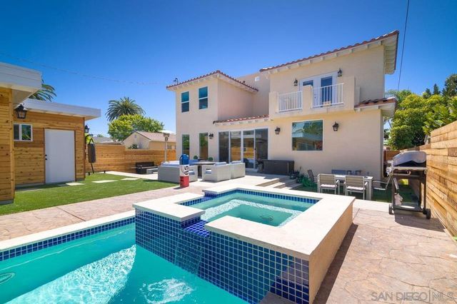 1220 Emerald St, San Diego