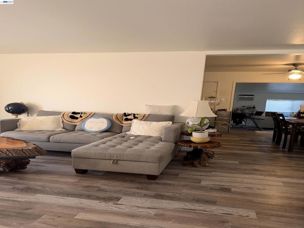 Photo of Listing #41122906