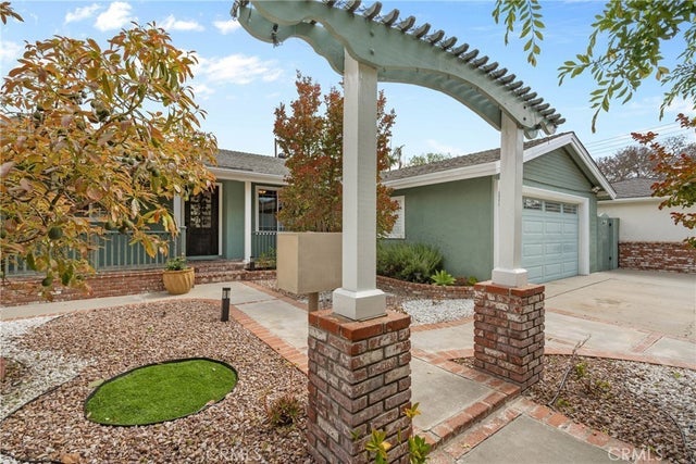 6911 E 10th, Long Beach