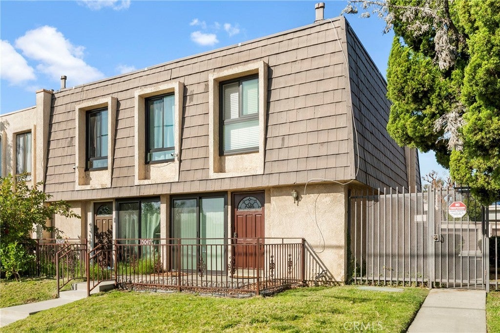 15047 Chatsworth, San Fernando