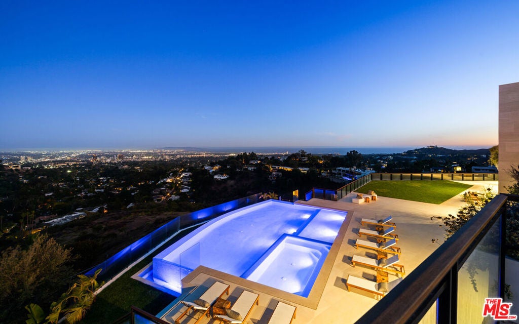 Photo of Listing #26647657