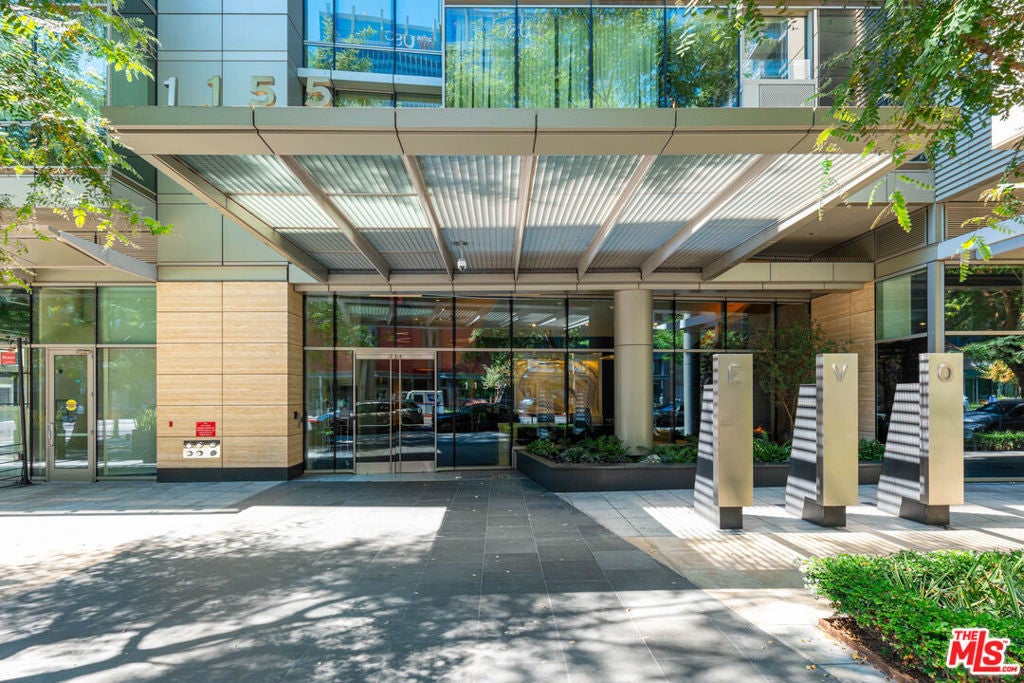 Photo of Listing #26645935