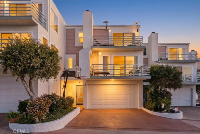 867 Aubrey Court 3, Hermosa Beach.
