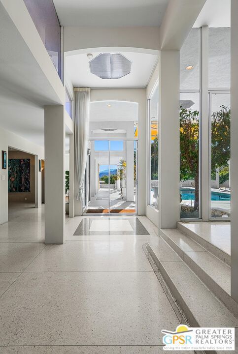 690 W Stevens Road, Palm Springs