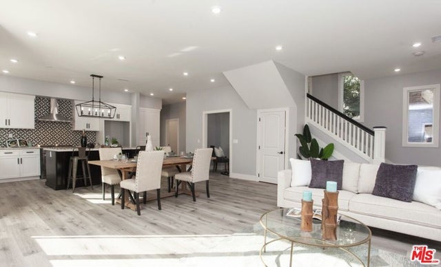 433 S Wilton Place, Los Angeles