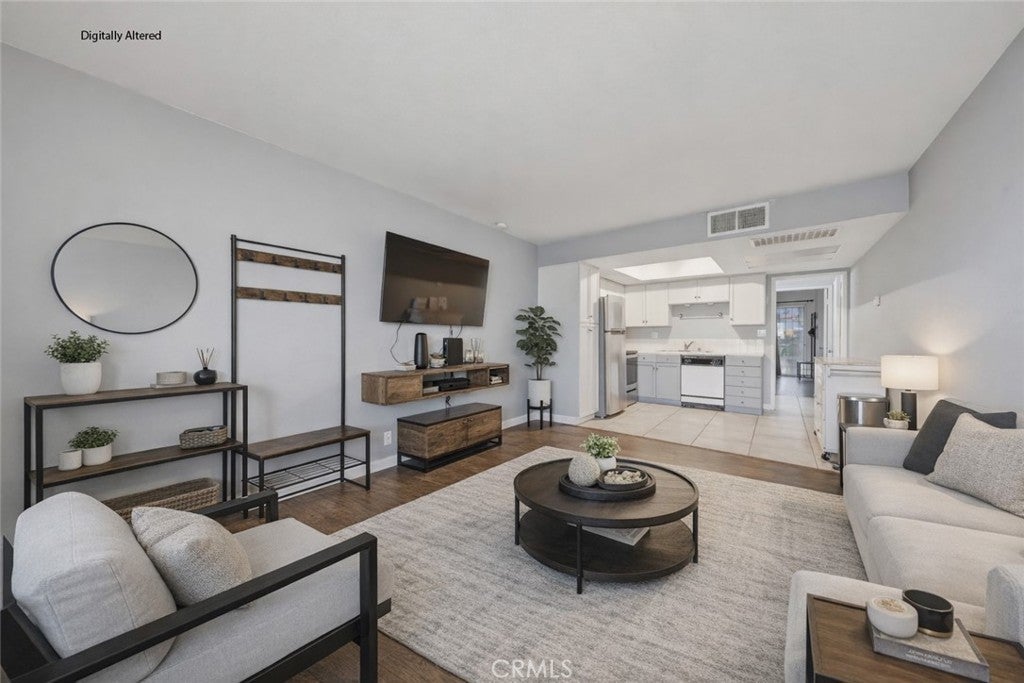 Photo of Listing #IG26026617