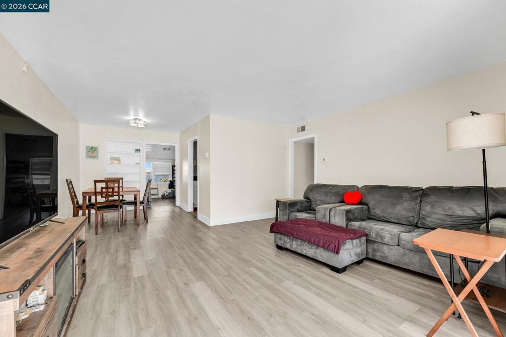 Photo of Listing #41123054