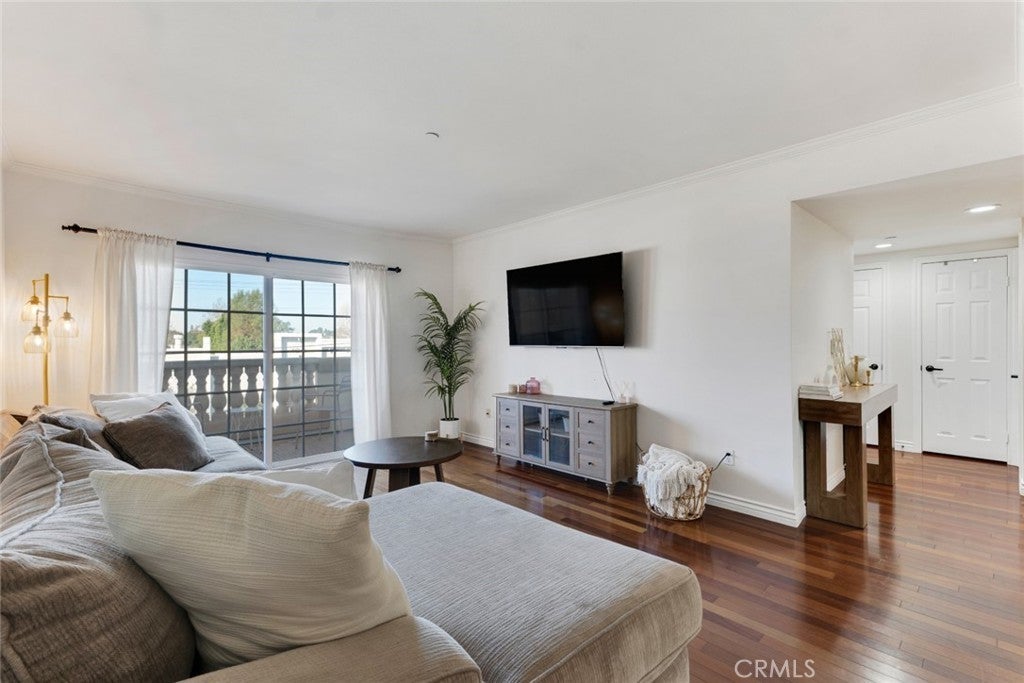 4832 Whitsett Avenue 301, Valley Village