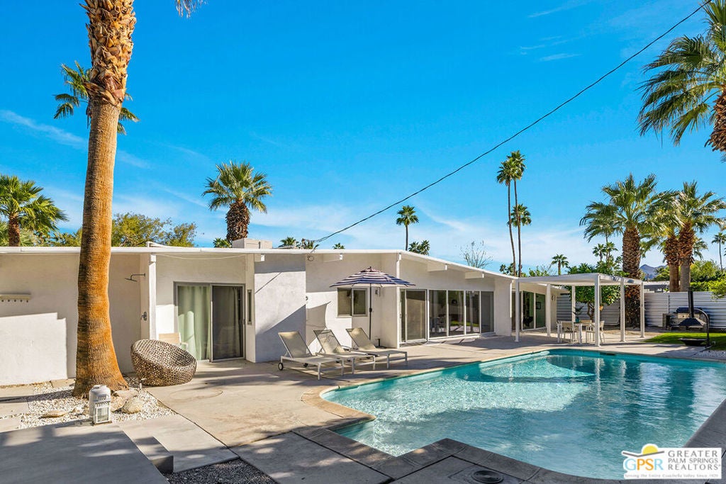 271 N Easmor Circle, Palm Springs
