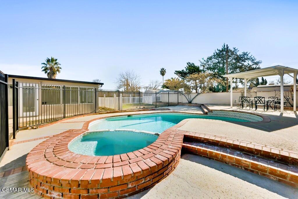 Photo of Listing #226000564