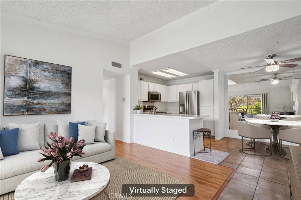 Photo of Listing #IV26027207