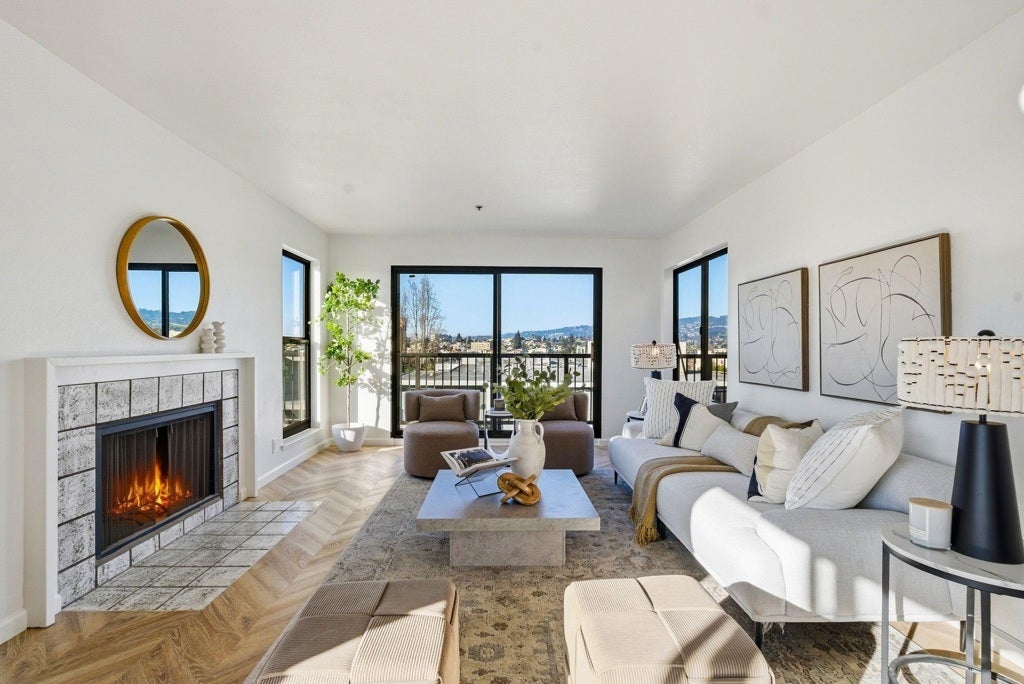 322 Hanover Avenue 513, Oakland