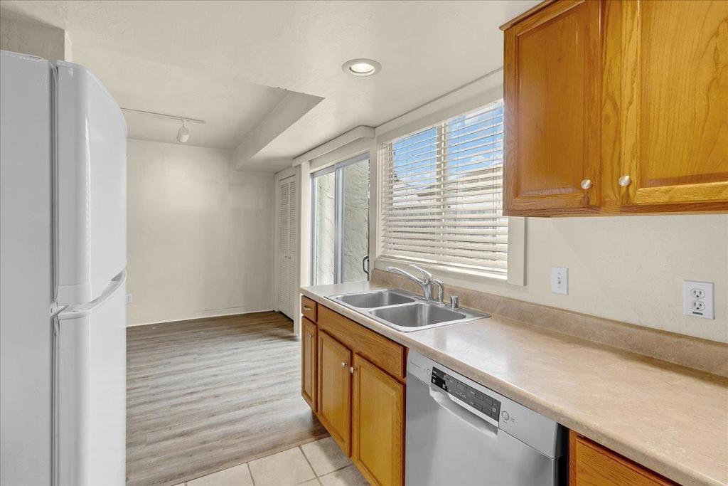 3137 Seacrest Avenue 17, Marina