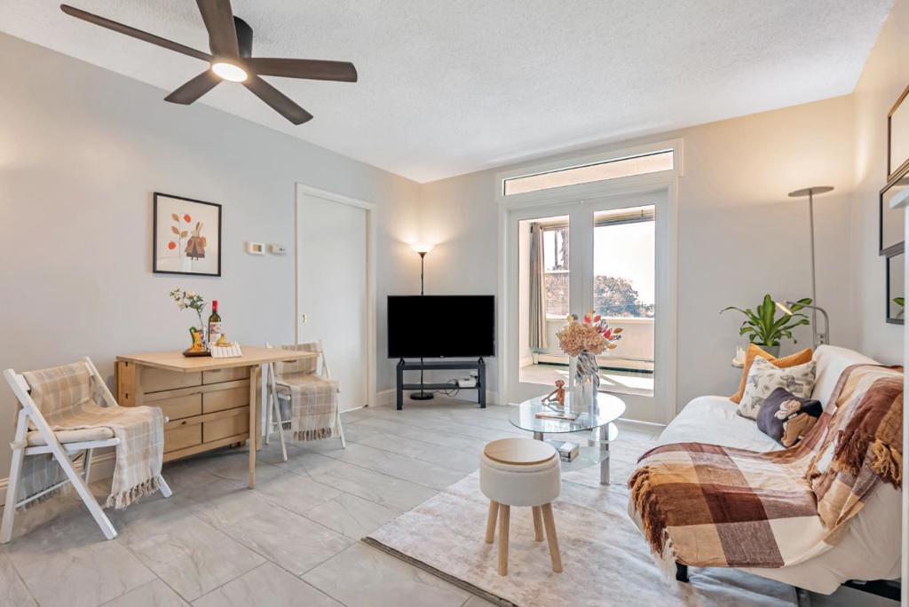 2601 College Avenue 208, Berkeley