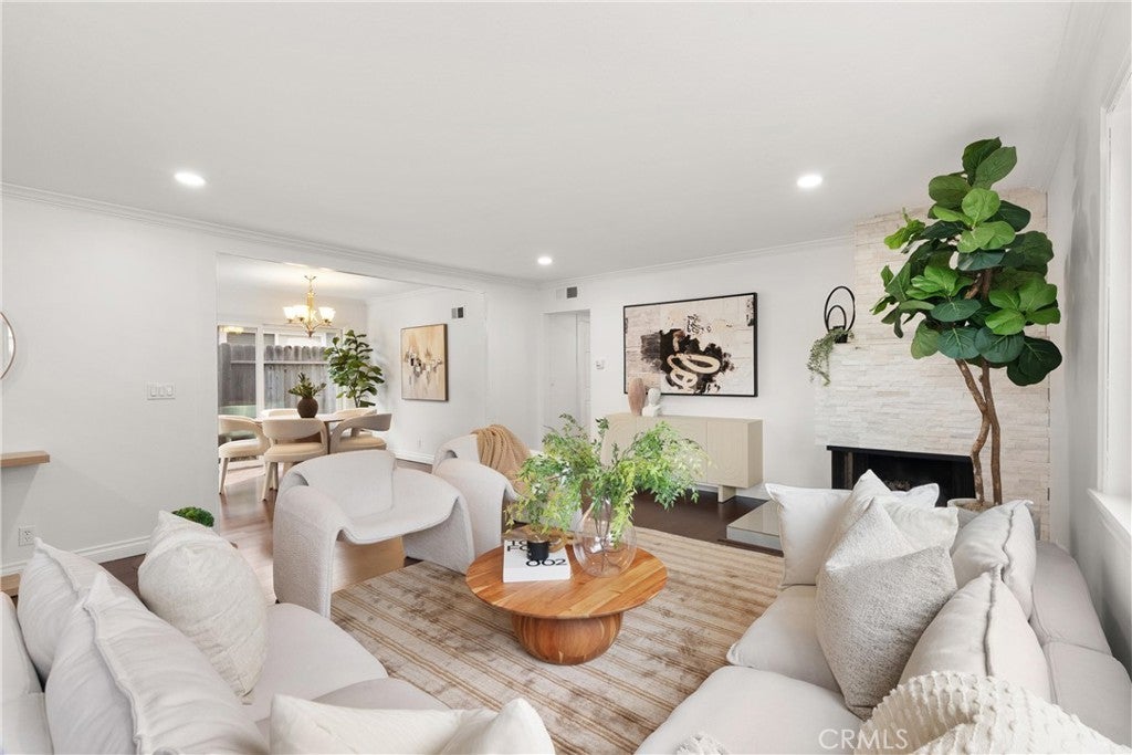 1113 Valley Circle, Costa Mesa