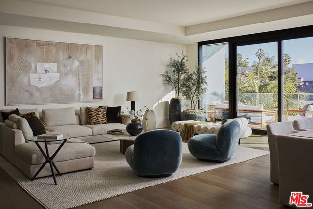 8420 W Sunset Boulevard # 505, West Hollywood