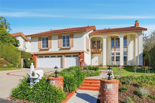 10 Horseshoe, Rolling Hills Estates.