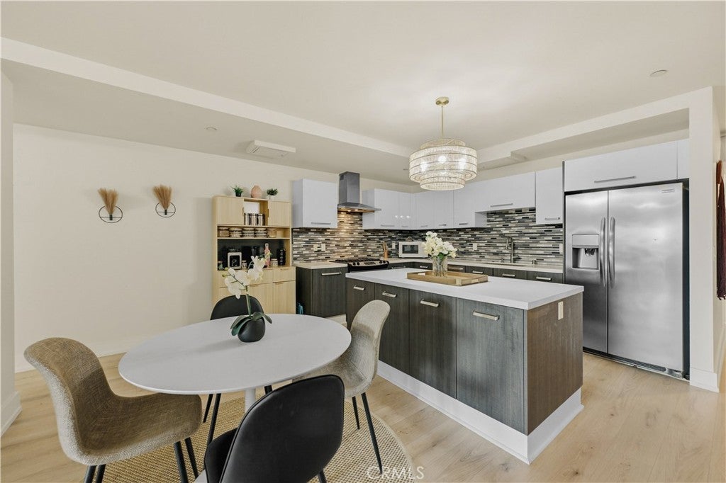 Photo of Listing #DW26027593