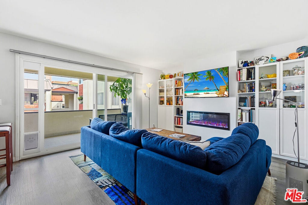 5674 Windsor Way 210, Culver City