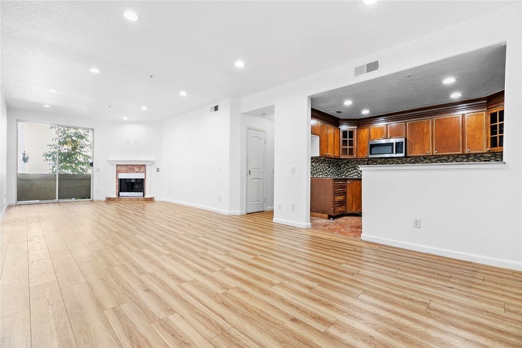 16940 Chatsworth 208, Granada Hills