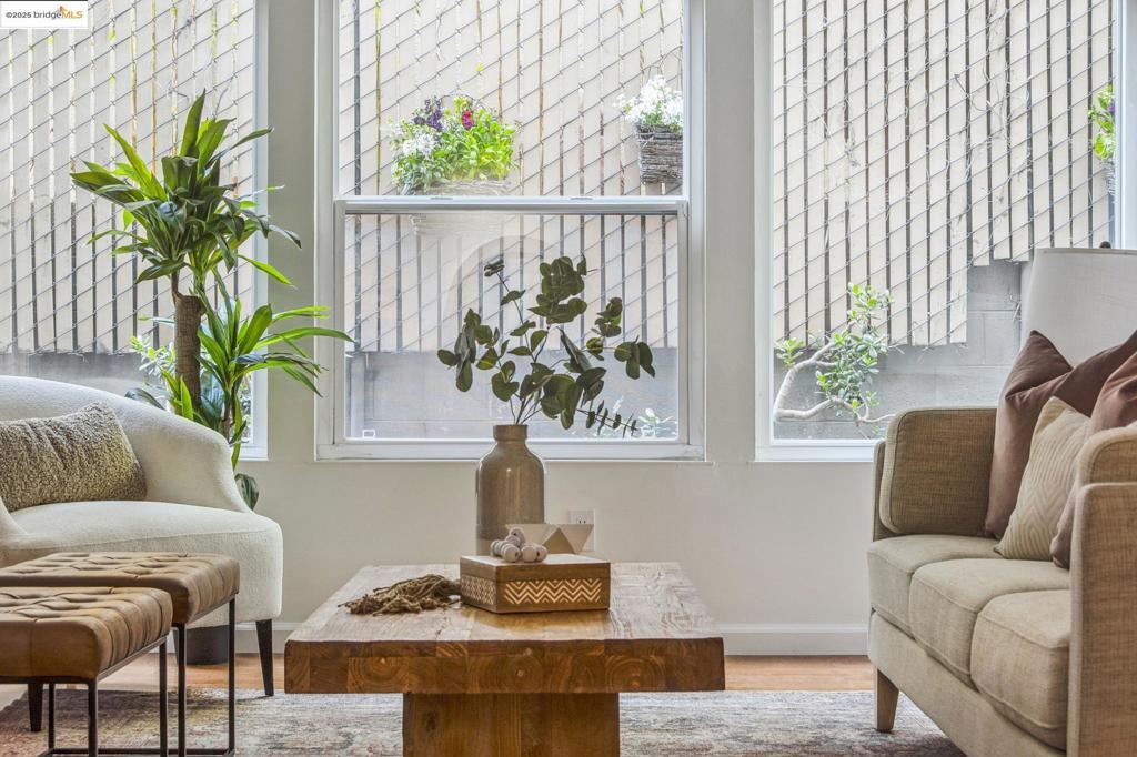 22 Moss Avenue 107, Oakland