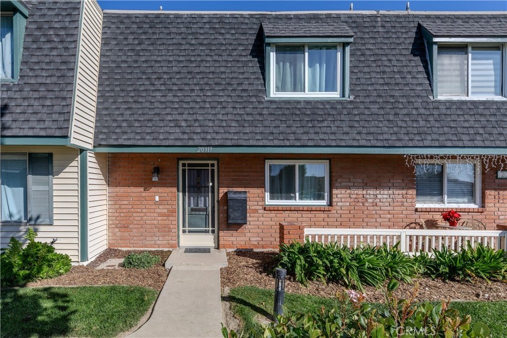 20319 Gardenia, Huntington Beach