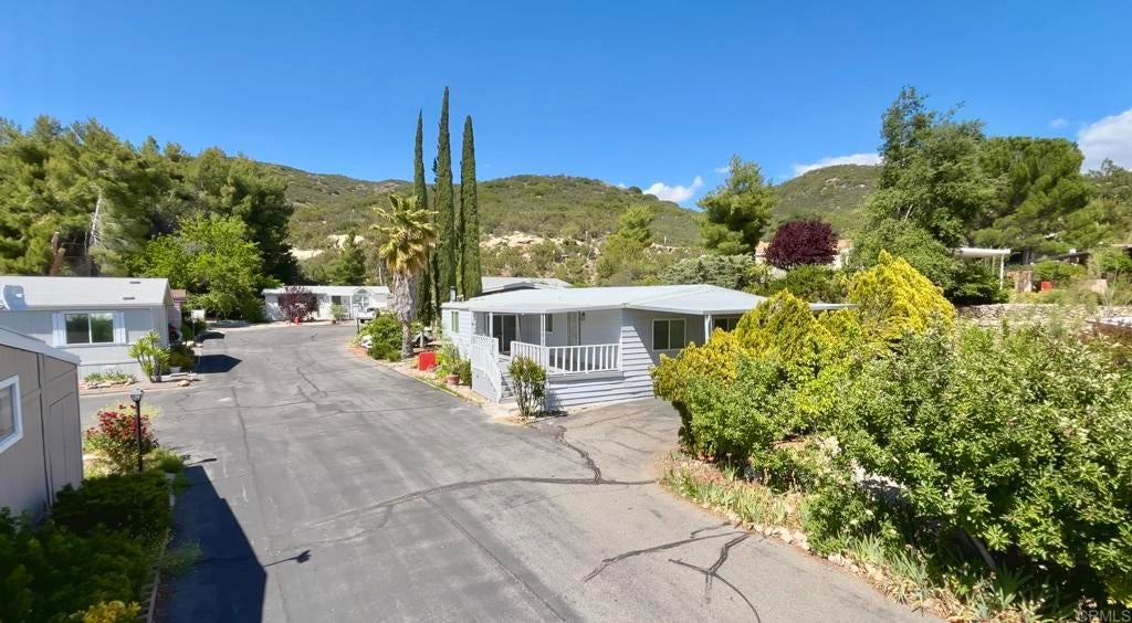 Photo of Listing #PTP2601000