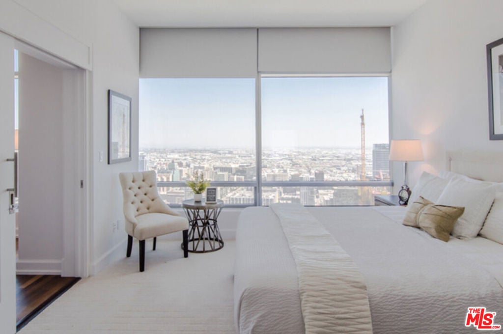 900 W Olympic Boulevard # 39e, Los Angeles