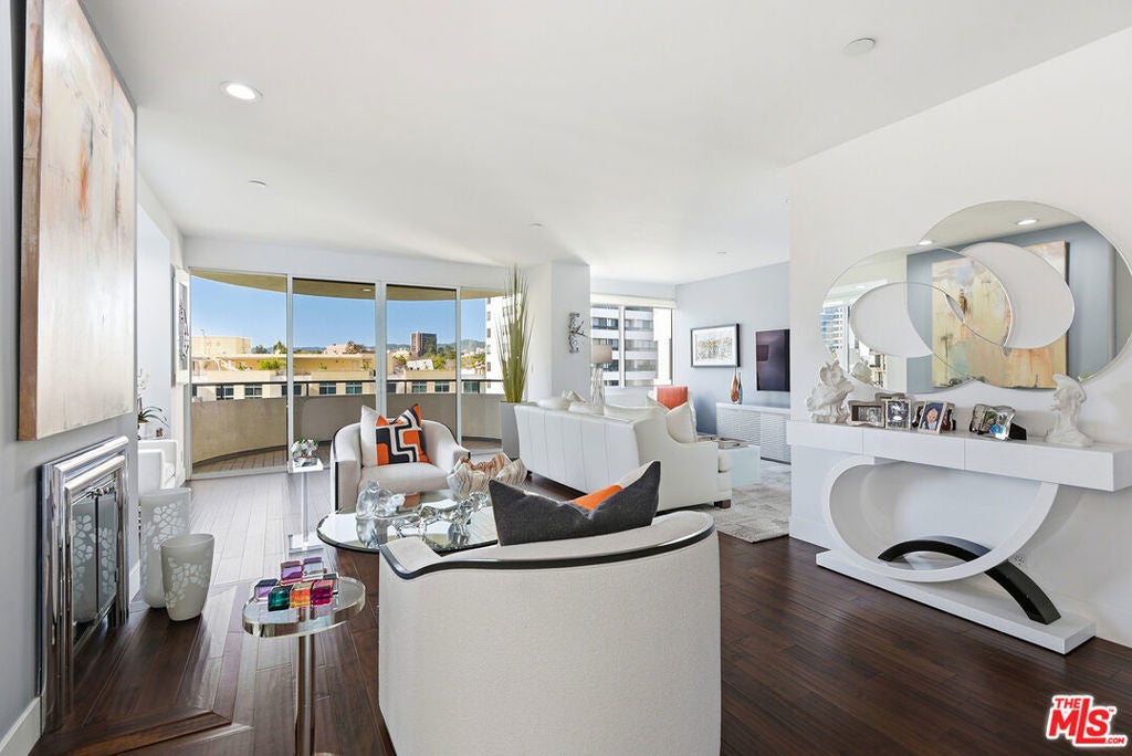 Photo of Listing #26648035