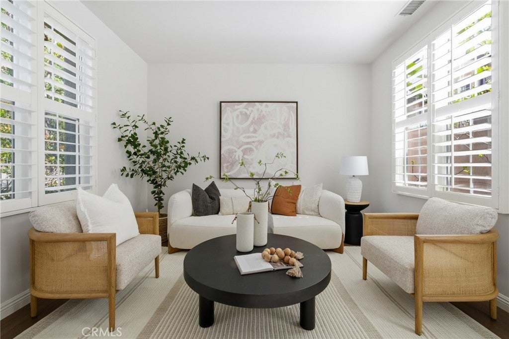 Photo of Listing #NP26019590