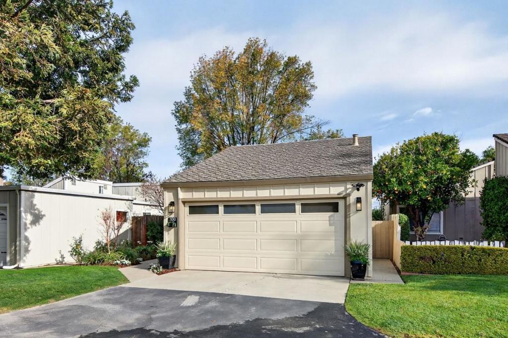 300 Ridgemark Drive, Hollister