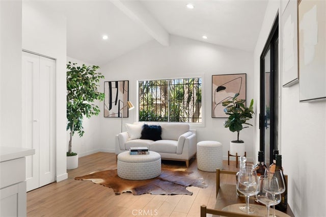 1559 W 113th, Los Angeles