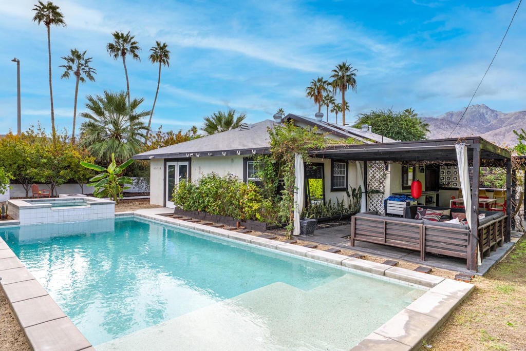 3882 E Sunny Dunes Road, Palm Springs