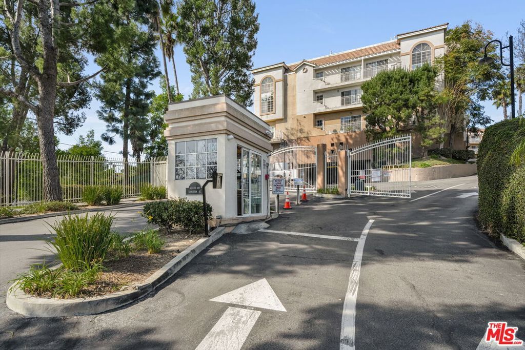 Photo of Listing #26649477