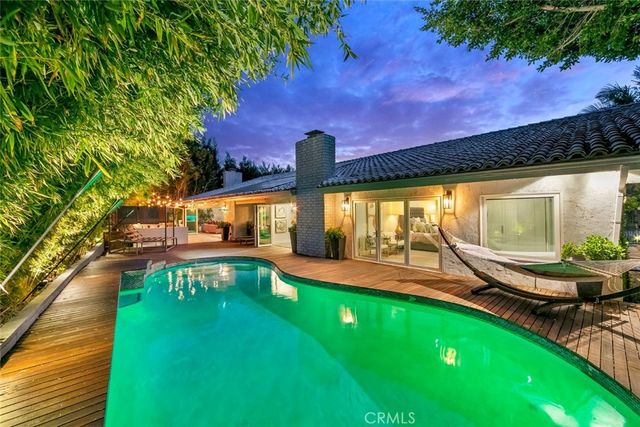 13692 Jenet, Santa Ana