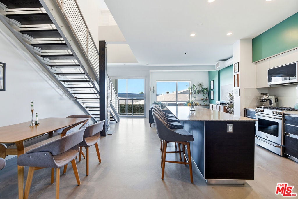 11500 Tennessee Avenue 324, Los Angeles