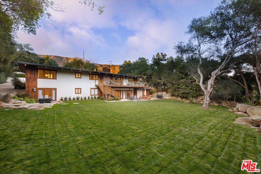 Photo of Listing #26649293